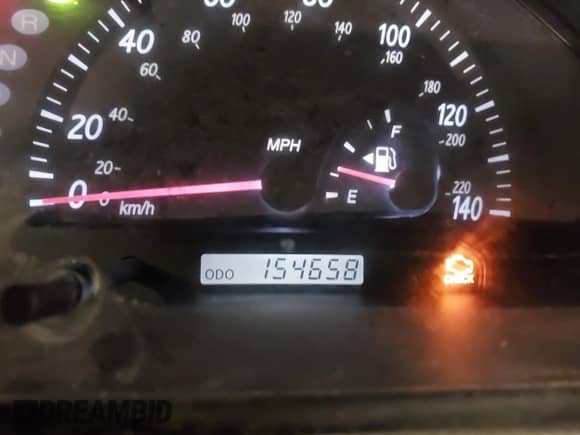 2002 Toyota Camry LE z VIN 4T1BE32K02U033310, wystawiony jako IAAI lot #42586585 z przebiegiem 154 658 mil mil oraz . Historia ofert i sprzedaży dostępna na DreamBid. Obrazek 7.