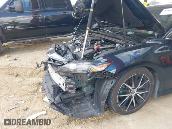 2021 Toyota Camry SE Nightshade z VIN 4T1G11AK4MU467112, wystawiony jako IAAI lot #42605053 z przebiegiem 62 058 mil mil oraz . Historia ofert i sprzedaży dostępna na DreamBid. Obrazek 20.