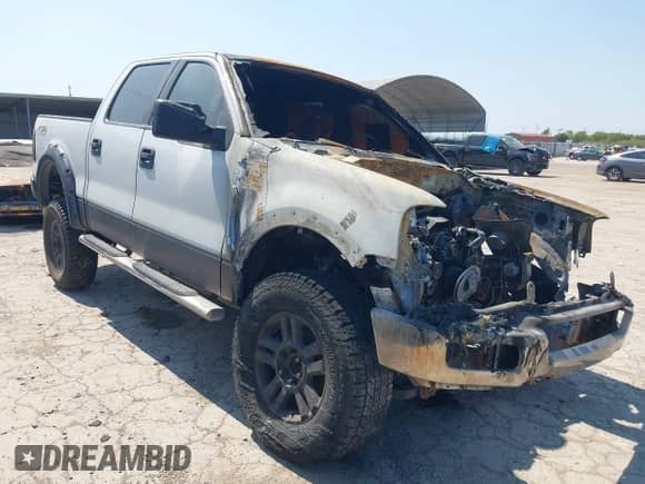 2005 Ford F-150 XLT z VIN 1FTPW14555FB61912, wystawiony jako IAAI lot #43176327 z przebiegiem Nie podano mil oraz . Historia ofert i sprzedaży dostępna na DreamBid. Obrazek 1.