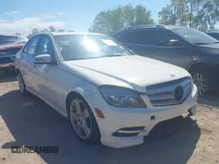 2011 Mercedes-Benz C 300 Sport z VIN WDDGF8BB2BR151890, wystawiony jako IAAI lot #43112395 z przebiegiem 159 225 mil mil oraz . Historia ofert i sprzedaży dostępna na DreamBid. Obrazek 1.