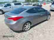 2011 Hyundai Elantra GLS z VIN KMHDH4AE8BU131373, wystawiony jako IAAI lot #43000048 z przebiegiem 131 261 mil mil oraz . Historia ofert i sprzedaży dostępna na DreamBid. Obrazek 4.
