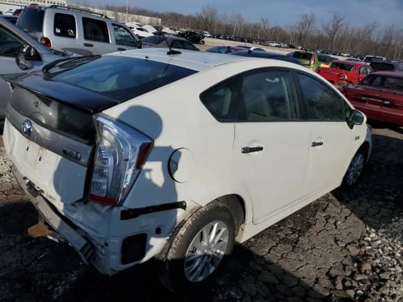 2012 Toyota Prius с VIN JTDKN3DP6C3011218, выставлен на аукционе Copart как лот 41780214 с пробегом Не указан миль и Списание • Salvage title. История ставок и продаж доступна на DreamBid. Изображение 3.