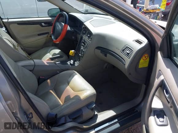 2001 Volvo S60 с VIN YV1RS61RX12066606, выставлен на аукционе IAAI как лот 41801626 с пробегом 161 504 миль миль и . История ставок и продаж доступна на DreamBid. Изображение 5.