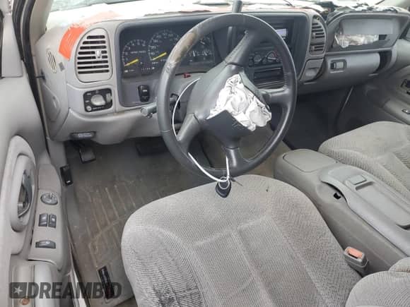 1998 Chevrolet Tahoe с VIN 3GNEK18R0WG147603, выставлен на аукционе Copart как лот 51483845 с пробегом 187 582 миль миль и Списание • Salvage title. История ставок и продаж доступна на DreamBid. Изображение 8.