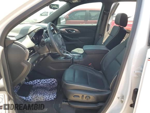 2024 Chevrolet Traverse z VIN 1GNESZKW2RJ138918, wystawiony jako Copart lot #52618715 z przebiegiem 35 732 mil mil oraz Czysty tytuł • Clean title. Historia ofert i sprzedaży dostępna na DreamBid. Obrazek 7.