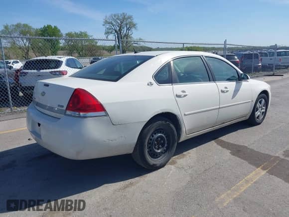 2007 Chevrolet Impala LS z VIN 2G1WB58K179204533, wystawiony jako IAAI lot #42225106 z przebiegiem 201 713 mil mil oraz . Historia ofert i sprzedaży dostępna na DreamBid. Obrazek 4.