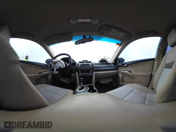 2014 Toyota Camry LE z VIN 4T1BD1FK5EU104233, wystawiony jako IAAI lot #42582088 z przebiegiem 175 975 mil mil oraz . Historia ofert i sprzedaży dostępna na DreamBid. Obrazek 18.