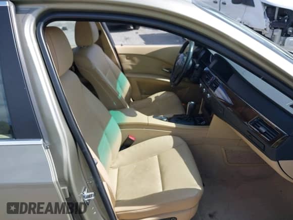 2007 BMW 5 Series с VIN WBANF33547CS41532, выставлен на аукционе IAAI как лот 42047518 с пробегом 217 725 миль миль и . История ставок и продаж доступна на DreamBid. Изображение 5.