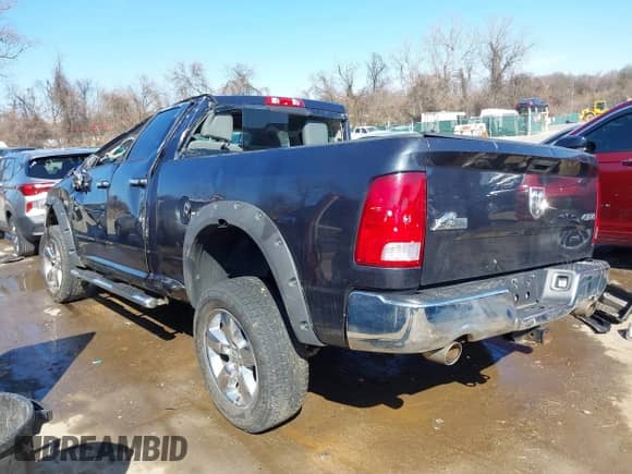 2016 Ram 1500 Big Horn z VIN 1C6RR7GTXGS300446, wystawiony jako IAAI lot #41661566 z przebiegiem 181 329 mil mil oraz . Historia ofert i sprzedaży dostępna na DreamBid. Obrazek 3.