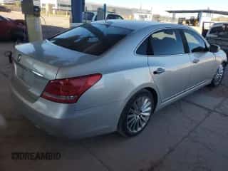 2014 Hyundai Equus Ultimate z VIN KMHGH4JH8EU080596, wystawiony jako Copart lot #42102015 z przebiegiem 248 038 mil mil oraz Szkoda całkowita • Salvage title. Historia ofert i sprzedaży dostępna na DreamBid. Obrazek 3.