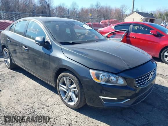 2015 Volvo S60 T5 Premier с VIN YV1612TB3F2315107, выставлен на аукционе IAAI как лот 41911081 с пробегом 121 149 миль миль и . История ставок и продаж доступна на DreamBid. Изображение 1.