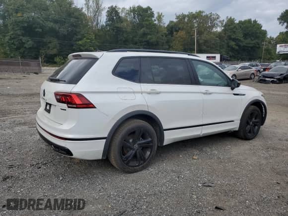 2024 Volkswagen Tiguan SE R-Line Black с VIN 3VV8B7AXXRM194808, выставлен на аукционе Copart как лот 85098635 с пробегом 8 451 миль миль и Списание • Salvage title. История ставок и продаж доступна на DreamBid. Изображение 3.