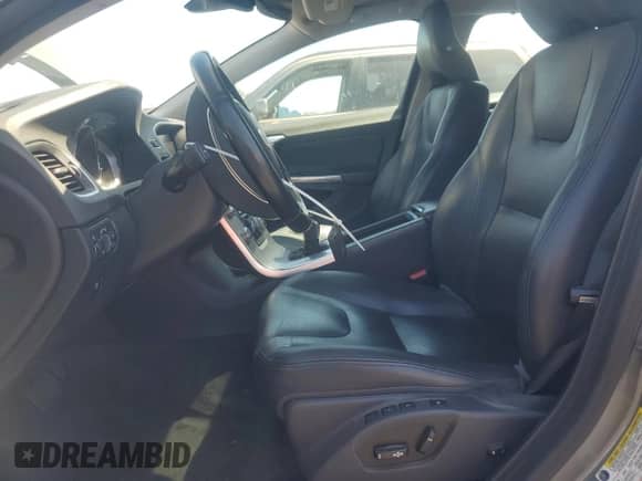 2018 Volvo S60 Inscription с VIN LYV402HK5JB164741, выставлен на аукционе Copart как лот 70395625 с пробегом 106 022 миль миль и Списание • Salvage title. История ставок и продаж доступна на DreamBid. Изображение 7.