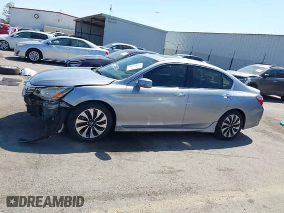 2017 Honda Accord Touring с VIN JHMCR6F7XHC006343, выставлен на аукционе IAAI как лот 42004047 с пробегом 50 378 миль миль и . История ставок и продаж доступна на DreamBid. Изображение 15.
