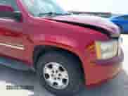 2010 Chevrolet Suburban LT z VIN 1GNUCJE03AR267838, wystawiony jako IAAI lot #42535623 z przebiegiem 265 769 mil mil oraz . Historia ofert i sprzedaży dostępna na DreamBid. Obrazek 18.