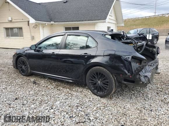 2021 Toyota Camry SE z VIN 4T1T11AK9MU465502, wystawiony jako Copart lot #82614705 z przebiegiem 70 117 mil mil oraz Szkoda całkowita • Salvage title. Historia ofert i sprzedaży dostępna na DreamBid. Obrazek 2.