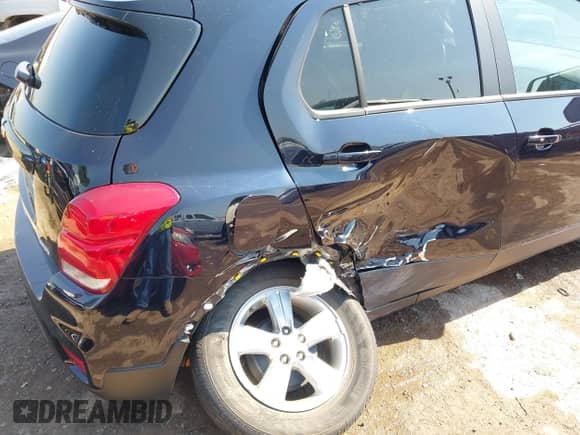 2021 Chevrolet Trax LT с VIN KL7CJLSB4MB311304, выставлен на аукционе IAAI как лот 42942191 с пробегом 45 597 миль миль и . История ставок и продаж доступна на DreamBid. Изображение 6.