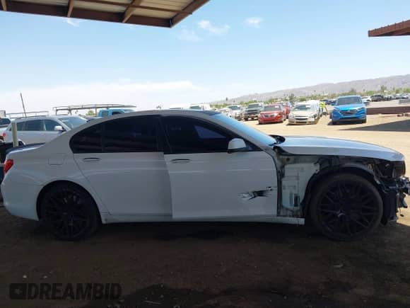 2010 BMW 7 Series 750i with VIN WBAKA8C54ACY36127, listed as a IAAI auction lot 42392407 with 155,740 mi miles and . Bid and sale history available at DreamBid. Image 6.