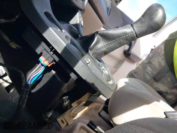 2005 Saturn VUE with VIN 5GZCZ23D45S854691, listed as a IAAI auction lot 43288139 with 207,776 mi miles and . Bid and sale history available at DreamBid. Image 6.