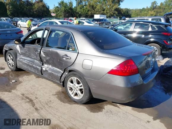 2006 Honda Accord EX z VIN 1HGCM567X6A122159, wystawiony jako IAAI lot #43410142 z przebiegiem 191 536 mil mil oraz . Historia ofert i sprzedaży dostępna na DreamBid. Obrazek 3.