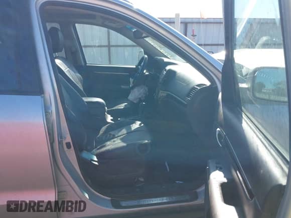 2011 Hyundai Santa Fe Limited с VIN 5XYZK4AG0BG048972, выставлен на аукционе IAAI как лот 43068701 с пробегом 215 412 миль миль и . История ставок и продаж доступна на DreamBid. Изображение 5.