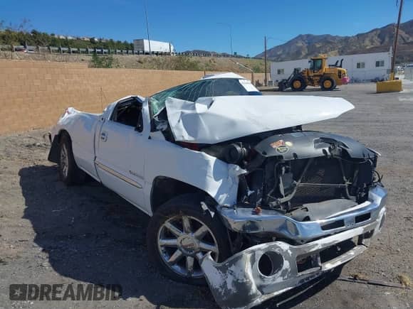 2005 GMC Sierra 1500 SLE with VIN 1GTEC14T35Z319371, listed as a IAAI auction lot 41646905 with Not provided miles and . Bid and sale history available at DreamBid. Image 6.