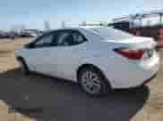 2019 Toyota Corolla XLE z VIN 2T1BURHE9KC243817, wystawiony jako Copart lot #55578415 z przebiegiem 232 710 mil mil oraz Szkoda całkowita • Salvage title. Historia ofert i sprzedaży dostępna na DreamBid. Obrazek 2.