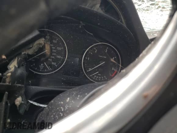 2010 BMW 3 Series 335d с VIN WBAPN7C54AA266744, выставлен на аукционе Copart как лот 64084945 с пробегом Не указан миль и Списание • Salvage title. История ставок и продаж доступна на DreamBid. Изображение 9.