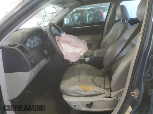 2006 Chrysler 300 Touring с VIN 2C3KA53GX6H130260, выставлен на аукционе Copart как лот 71657885 с пробегом 161 445 миль миль и Списание • Salvage title. История ставок и продаж доступна на DreamBid. Изображение 7.