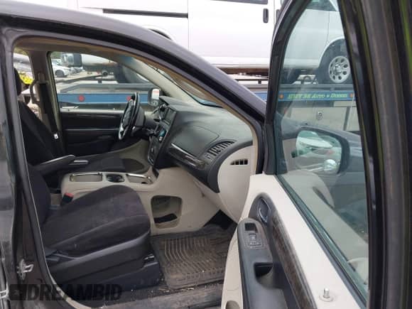 2011 Dodge Grand Caravan Crew with VIN 2D4RN5DG2BR662283, listed as a IAAI auction lot 43445381 with 189,829 mi miles and . Bid and sale history available at DreamBid. Image 5.