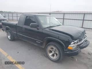 2000 Chevrolet S-10 LS with VIN 1GCCS1956Y8274912, listed as a IAAI auction lot 42454838 with 186,772 mi miles and . Bid and sale history available at DreamBid. Image 1.