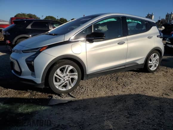 2022 Chevrolet Bolt EV 1LT z VIN 1G1FW6S08N4125992, wystawiony jako Copart lot #87109065 z przebiegiem 66 942 mil mil oraz Szkoda całkowita • Salvage title. Historia ofert i sprzedaży dostępna na DreamBid. Obrazek 1.