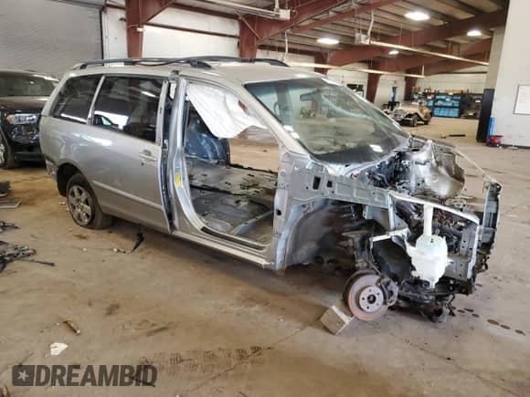 2006 Toyota Sienna XLE z VIN 5TDZA22C86S498087, wystawiony jako Copart lot #61197645 z przebiegiem Nie podano mil oraz Czysty tytuł • Clean title. Historia ofert i sprzedaży dostępna na DreamBid. Obrazek 4.