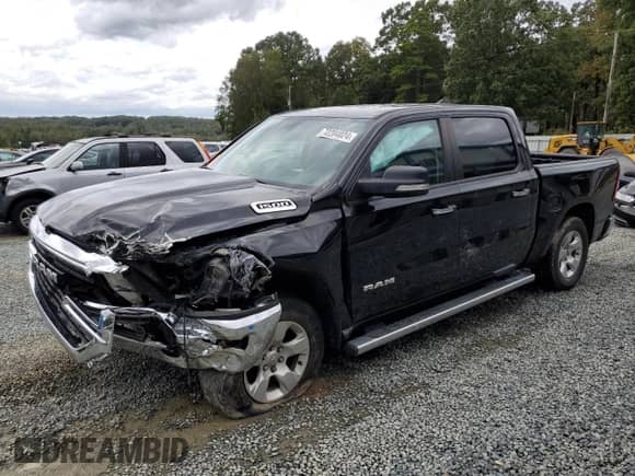 2020 Ram 1500 Big Horn z VIN 1C6RREFG7LN333518, wystawiony jako Copart lot #72204024 z przebiegiem 121 193 mil mil oraz Szkoda całkowita • Salvage title. Historia ofert i sprzedaży dostępna na DreamBid. Obrazek 1.