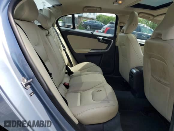 2017 Volvo S60 Inscription с VIN LYV402TK8HB143349, выставлен на аукционе Copart как лот 60250865 с пробегом 109 301 миль миль и Списание • Salvage title. История ставок и продаж доступна на DreamBid. Изображение 10.