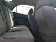 2005 Toyota Corolla CE z VIN 1NXBR32E15Z563949, wystawiony jako Copart lot #69611405 z przebiegiem 142 223 mil mil oraz Szkoda całkowita • Salvage title. Historia ofert i sprzedaży dostępna na DreamBid. Obrazek 10.