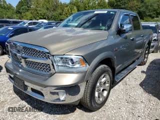 2015 Ram 1500 Laramie z VIN 1C6RR7NT3FS685012, wystawiony jako Copart lot #71435885 z przebiegiem 184 503 mil mil oraz Czysty tytuł • Clean title. Historia ofert i sprzedaży dostępna na DreamBid. Obrazek 1.