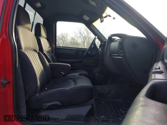 2003 Chevrolet S-10 LS с VIN 1GCCS14X138165310, выставлен на аукционе IAAI как лот 41702094 с пробегом 153 162 миль миль и . История ставок и продаж доступна на DreamBid. Изображение 8.