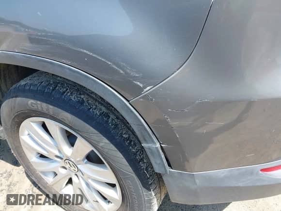 2009 Volkswagen Tiguan S с VIN WVGAV75N39W003418, выставлен на аукционе IAAI как лот 42228870 с пробегом 173 548 миль миль и . История ставок и продаж доступна на DreamBid. Изображение 6.