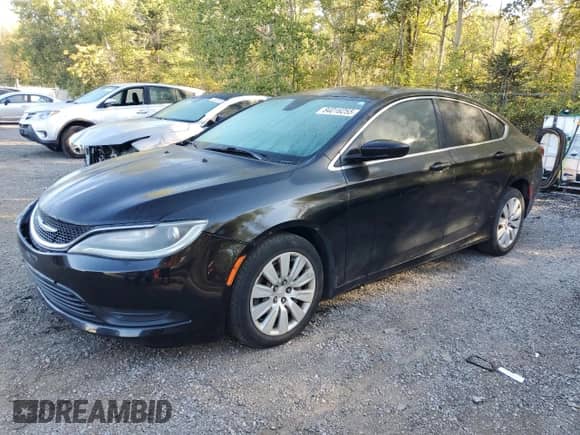 2015 Chrysler 200 LX with VIN 1C3CCCFB0FN672249, listed as a Copart auction lot 84016255 with 165,860 mi miles and Salvage title. Bid and sale history available at DreamBid. Image 1.
