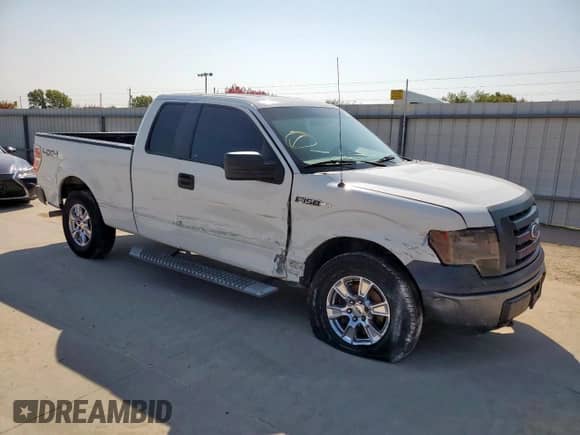 2013 Ford F-150 XL с VIN 1FTFX1EF8DKE87175, выставлен на аукционе Copart как лот 71957835 с пробегом 378 736 миль миль и Списание • Salvage title. История ставок и продаж доступна на DreamBid. Изображение 4.