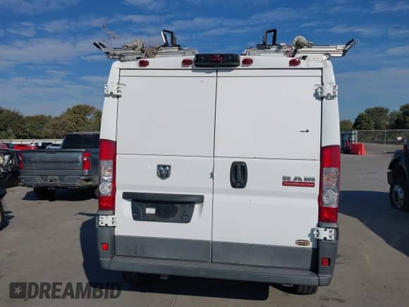 2018 Ram ProMaster Cargo с VIN 3C6TRVAG3JE145013, выставлен на аукционе IAAI как лот 40510947 с пробегом 110 669 миль миль и . История ставок и продаж доступна на DreamBid. Изображение 17.