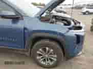 2025 Chevrolet Equinox AWD LT z VIN 3GNAXPEG7SL224801, wystawiony jako IAAI lot #43538041 z przebiegiem 15 237 mil mil oraz . Historia ofert i sprzedaży dostępna na DreamBid. Obrazek 20.