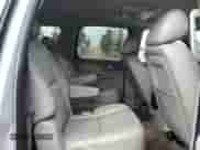 2010 Chevrolet Suburban LT z VIN 1GNUCJE05AR210539, wystawiony jako Copart lot #54875855 z przebiegiem 166 305 mil mil oraz Czysty tytuł • Clean title. Historia ofert i sprzedaży dostępna na DreamBid. Obrazek 11.