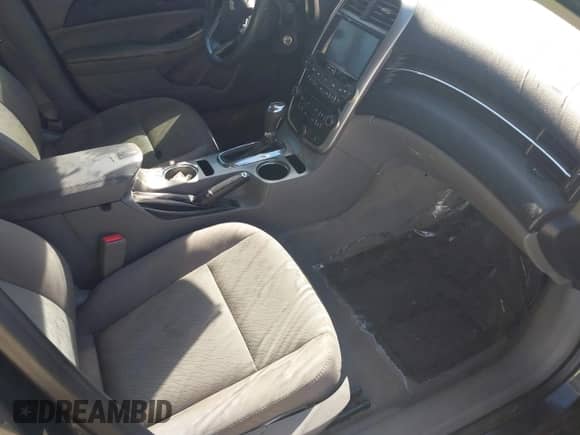 2015 Chevrolet Malibu LS z VIN 1G11B5SL0FF280763, wystawiony jako IAAI lot #43488075 z przebiegiem 148 866 mil mil oraz . Historia ofert i sprzedaży dostępna na DreamBid. Obrazek 5.