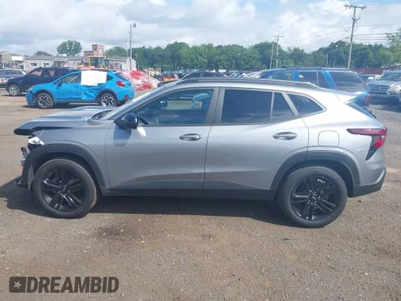 2024 Chevrolet Trax ACTIV z VIN KL77LKE25RC196943, wystawiony jako IAAI lot #42663107 z przebiegiem 16 982 mil mil oraz . Historia ofert i sprzedaży dostępna na DreamBid. Obrazek 14.