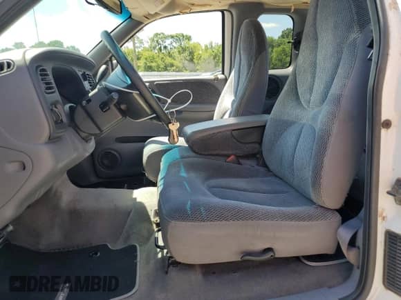 1999 Dodge Dakota SLT z VIN 1B7GL22X2XS114639, wystawiony jako Copart lot #61749075 z przebiegiem 135 191 mil mil oraz Szkoda całkowita • Salvage title. Historia ofert i sprzedaży dostępna na DreamBid. Obrazek 7.