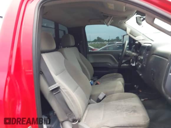 2018 Chevrolet Silverado 2500HD Work Truck z VIN 1GC0KUEG0JZ123978, wystawiony jako IAAI lot #42566894 z przebiegiem 95 533 mil mil oraz . Historia ofert i sprzedaży dostępna na DreamBid. Obrazek 6.