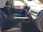 2020 Ram 1500 Laramie z VIN 1C6SRFJT1LN349533, wystawiony jako IAAI lot #42674840 z przebiegiem 134 213 mil mil oraz . Historia ofert i sprzedaży dostępna na DreamBid. Obrazek 5.