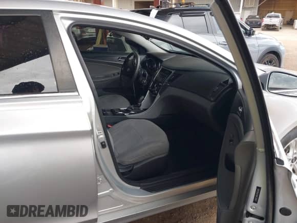 2013 Hyundai Sonata GLS with VIN 5NPEB4AC9DH731647, listed as a IAAI auction lot 43401285 with 119,476 mi miles and . Bid and sale history available at DreamBid. Image 5.